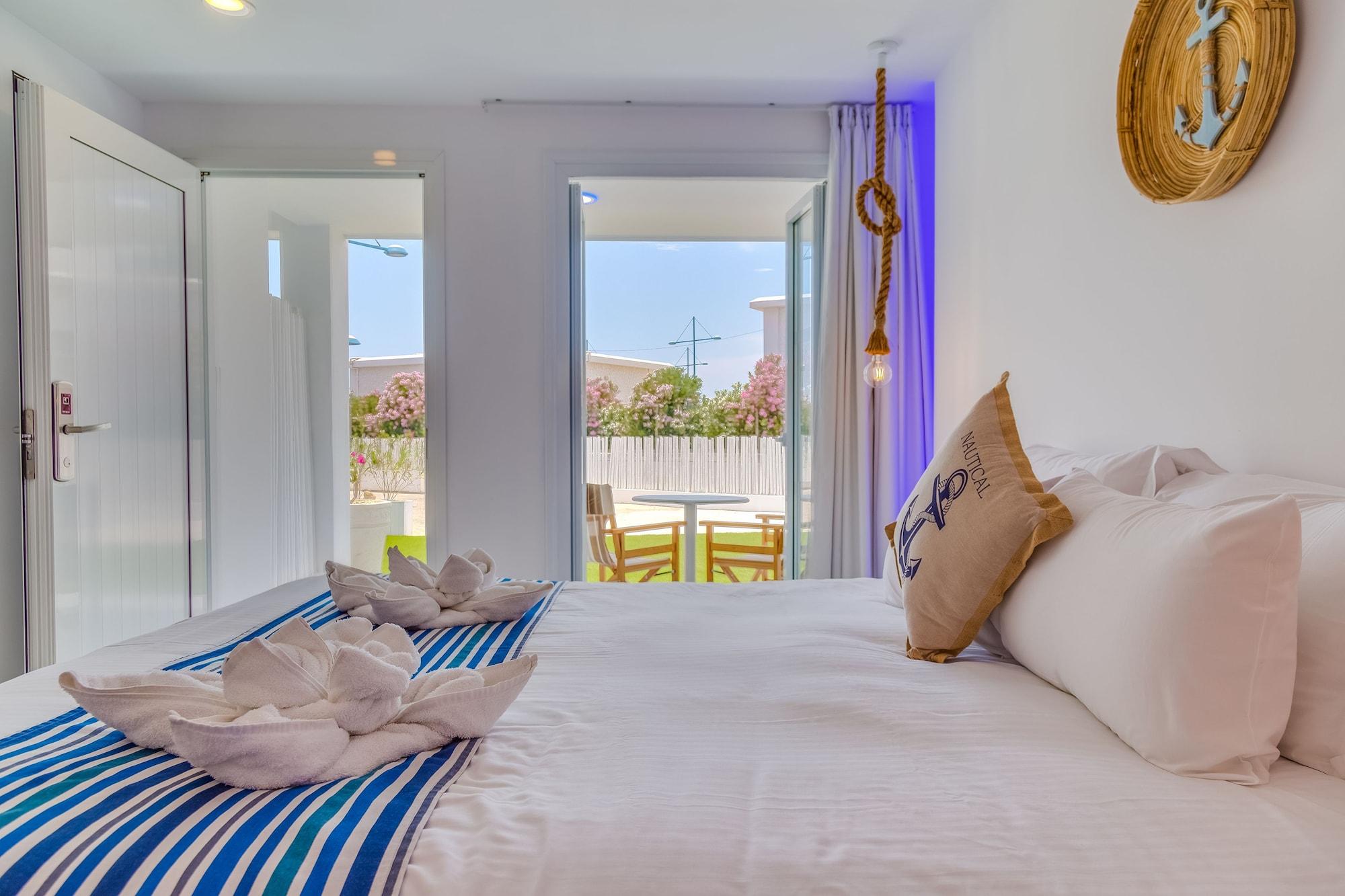 Blue Harbour Boutique Aparthotel ไอยานาปา ภายนอก รูปภาพ