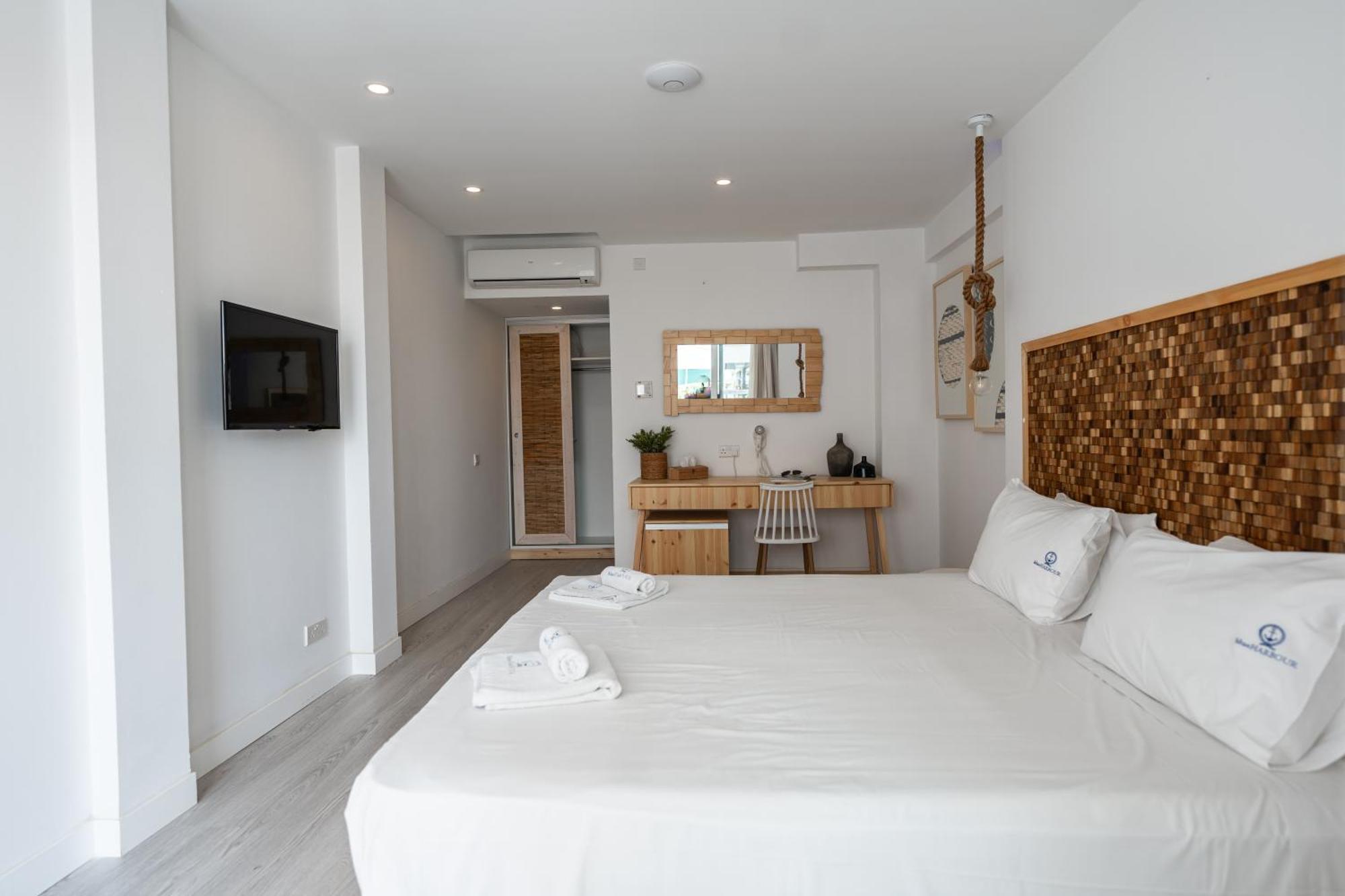 Blue Harbour Boutique Aparthotel ไอยานาปา ภายนอก รูปภาพ