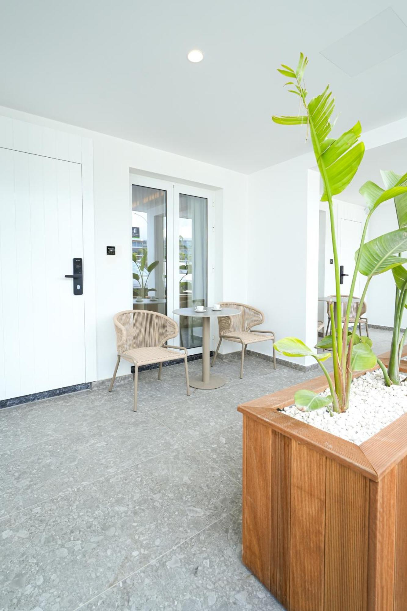 Blue Harbour Boutique Aparthotel ไอยานาปา ภายนอก รูปภาพ